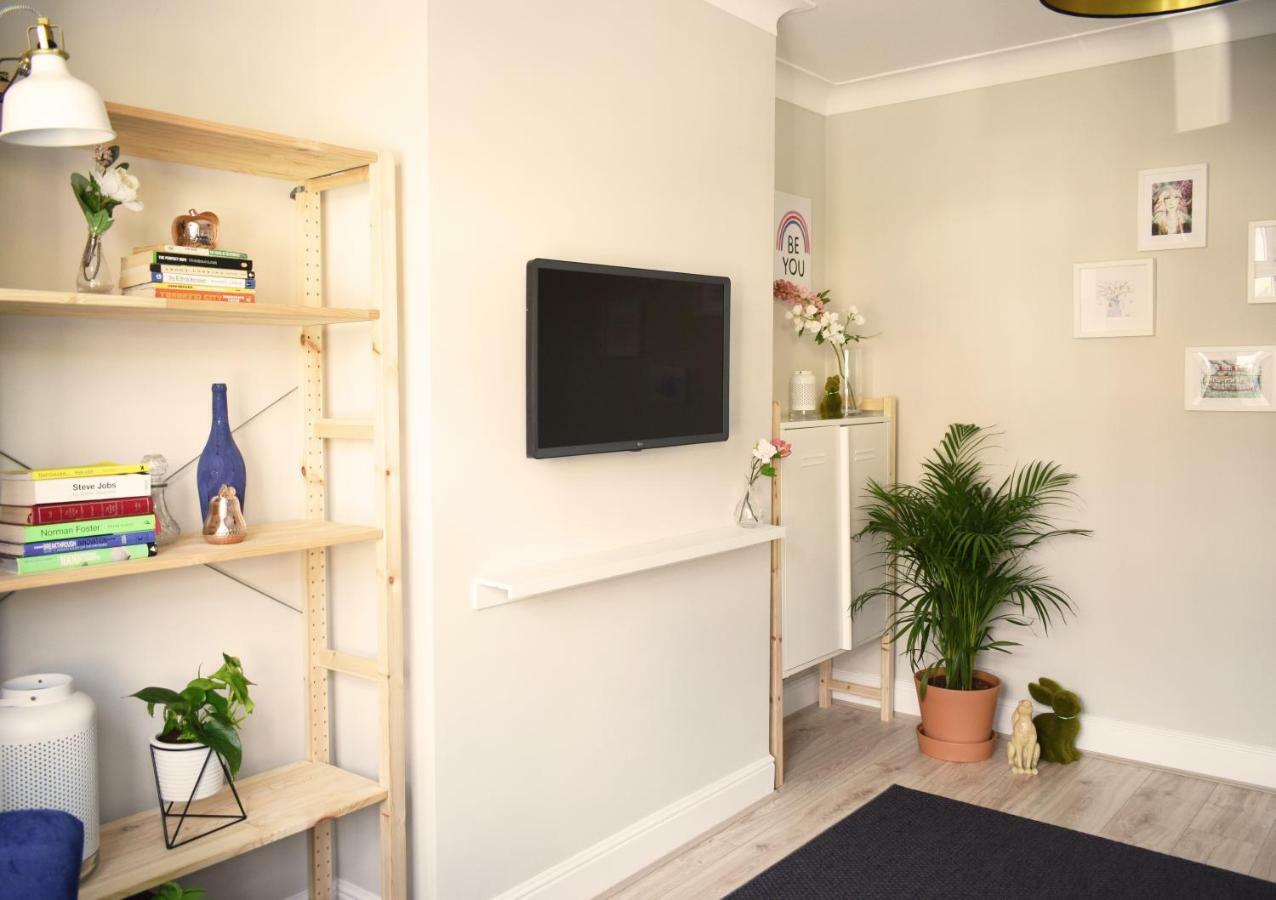 סאות'המפטון Charming Three Bed Home Near City Centre And Hospital מראה חיצוני תמונה